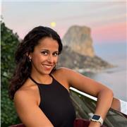 Bailarina profesional imparte clases de baile